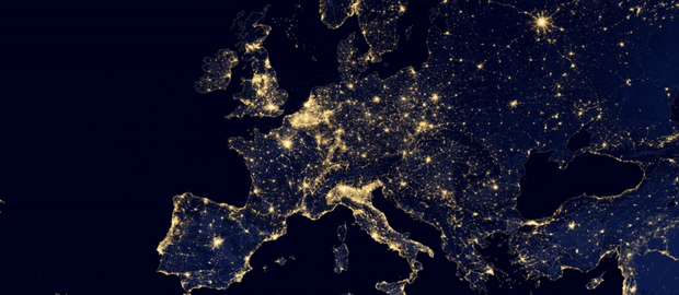 Europa iluminada à noite