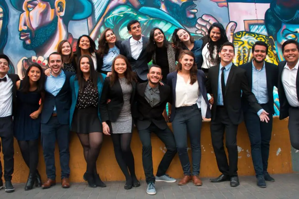 Intercâmbio da AIESEC: Brasileiro recém-formado conta como assumiu a diretoria de marketing de uma organização peruana