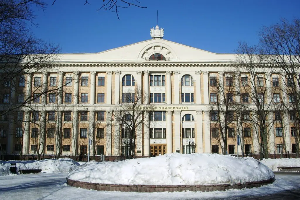 Bolsa integral para graduação ou mestrado na Rússia em Economia