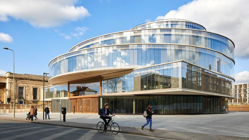Mestrado em Oxford: brasileiro conta como é estudar na Blavatnik School of Government