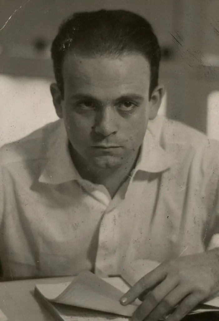 César Lattes - Domínio Público